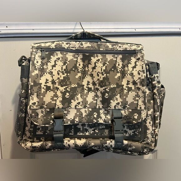 Camouflage Laptop Carrying Bag with Muti Pockets - Picture 1 of 7